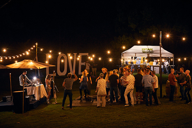 Outdoor party photography